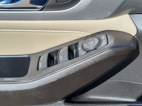 Used 2023 Chevrolet Traverse LS image 25