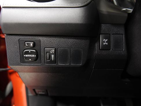 Used 2016 Toyota RAV4 LE image 26