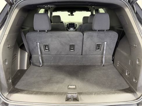 Used 2023 Chevrolet Traverse LT image 15