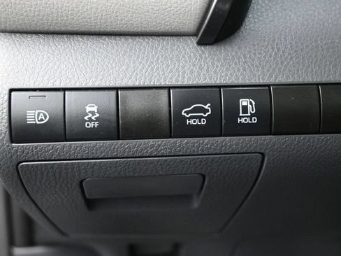 Used 2021 Toyota Camry XLE FWD image 20