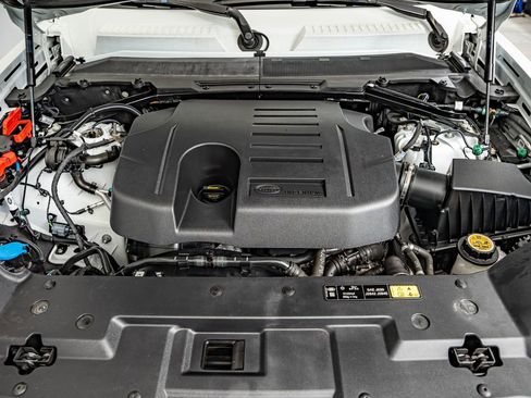 Used 2023 Land Rover Defender 90 X-Dynamic SE AWD/4WD image 40