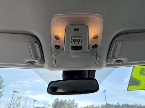 Certified 2022 Toyota Prius Limited image 5