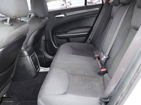 Used 2019 Chrysler 300 Touring w/ Sport Appearance Package RWD image 17