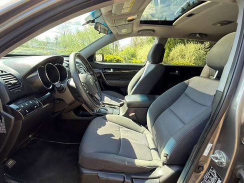 Used 2013 Kia Sorento LX image 13