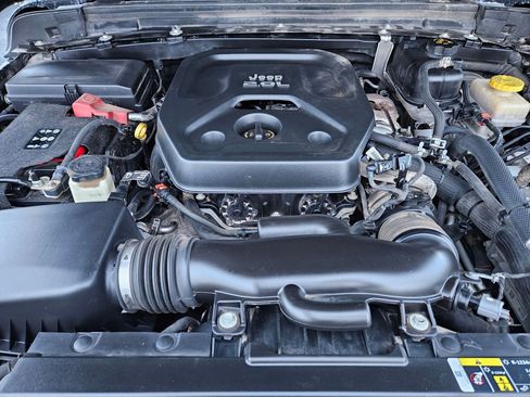 Used 2018 Jeep Wrangler Unlimited Rubicon image 36