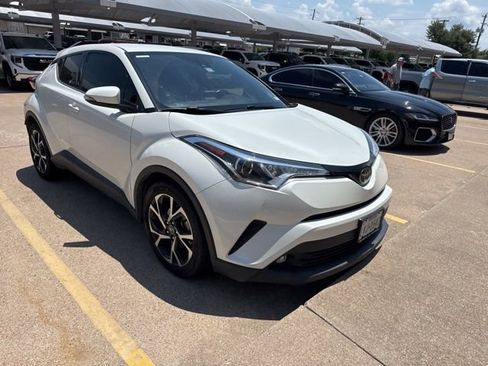 Used 2019 Toyota C-HR Limited FWD image 2