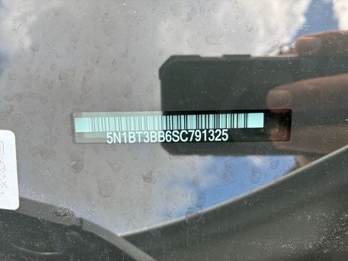 Used 2025 Nissan Rogue SV AWD/4WD image 26