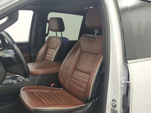 Used 2024 GMC Sierra 3500 Denali Ultimate image 28