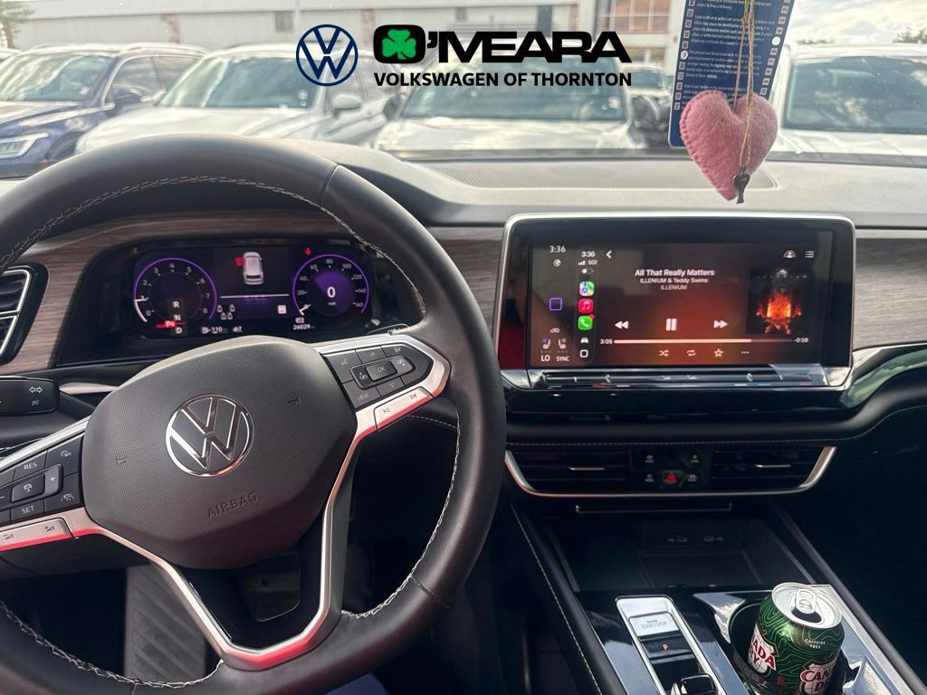 Used 2024 Volkswagen Atlas SEL AWD/4WD image 5
