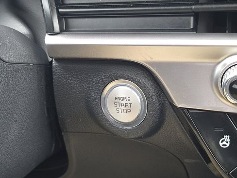 Used 2024 Kia Telluride EX w/ EX Captain's Chair Package AWD/4WD image 28