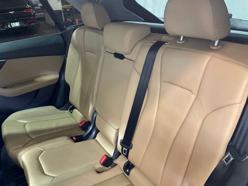 Used 2019 Audi Q8 Premium w/ Convenience Package AWD/4WD image 25