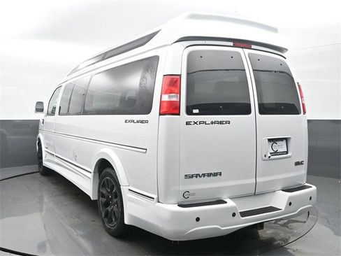 Used 2022 GMC Savana 2500 Explorer Conversion Van image 4