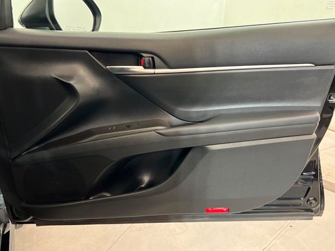Used 2022 Toyota Camry SE FWD image 23