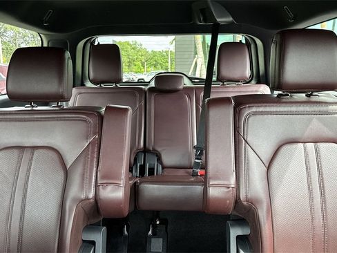 Used 2023 Ford Expedition Limited image 19