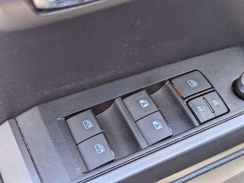 Used 2017 Toyota Tacoma TRD Off-Road w/ Tow Package image 19