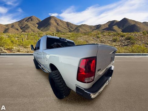Used 2014 RAM 2500 SLT w/ Luxury Group AWD/4WD image 3