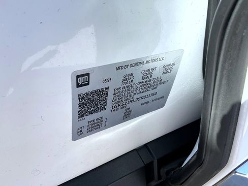 Used 2025 GMC Yukon XL Denali AWD/4WD image 27