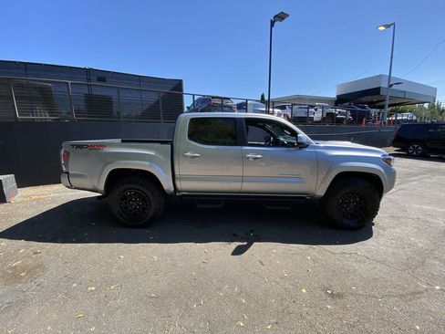 Used 2023 Toyota Tacoma TRD Sport w/ TRD Premium Sport Package AWD/4WD image 7