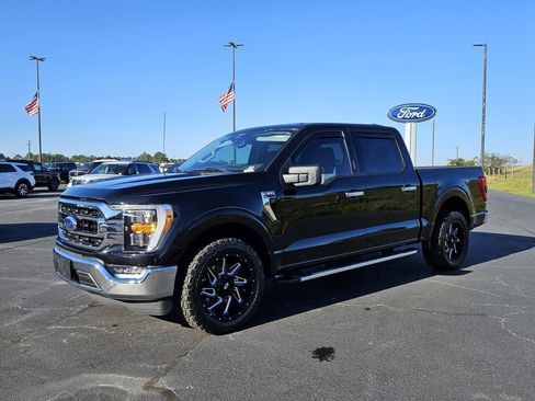 Used 2023 Ford F150 XLT w/ Equipment Group 302A High RWD image 3
