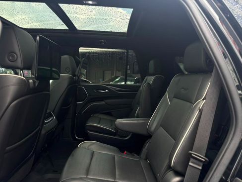 Used 2021 Cadillac Escalade Sport w/ Driver Assist Tech Package AWD/4WD image 18