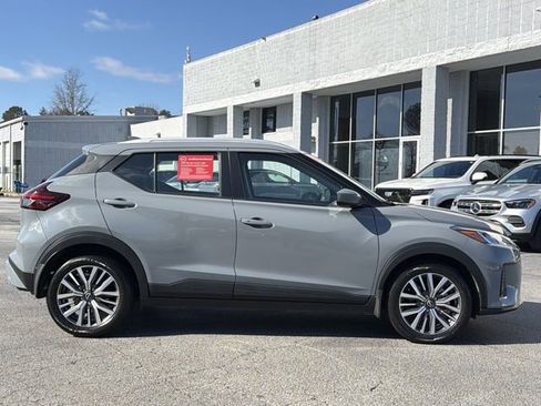 Used 2024 Nissan Kicks SV image 27