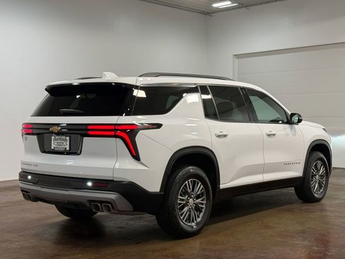 Used 2026 Chevrolet Traverse LT AWD/4WD image 4