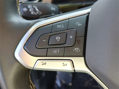 Certified 2024 Volkswagen Atlas SE image 28