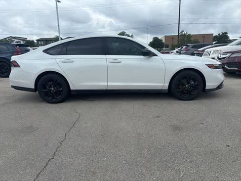 Used 2025 Honda Accord SE image 6