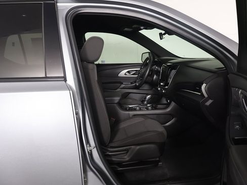Used 2023 Chevrolet Traverse LT w/ Midnight/Sport Edition image 27
