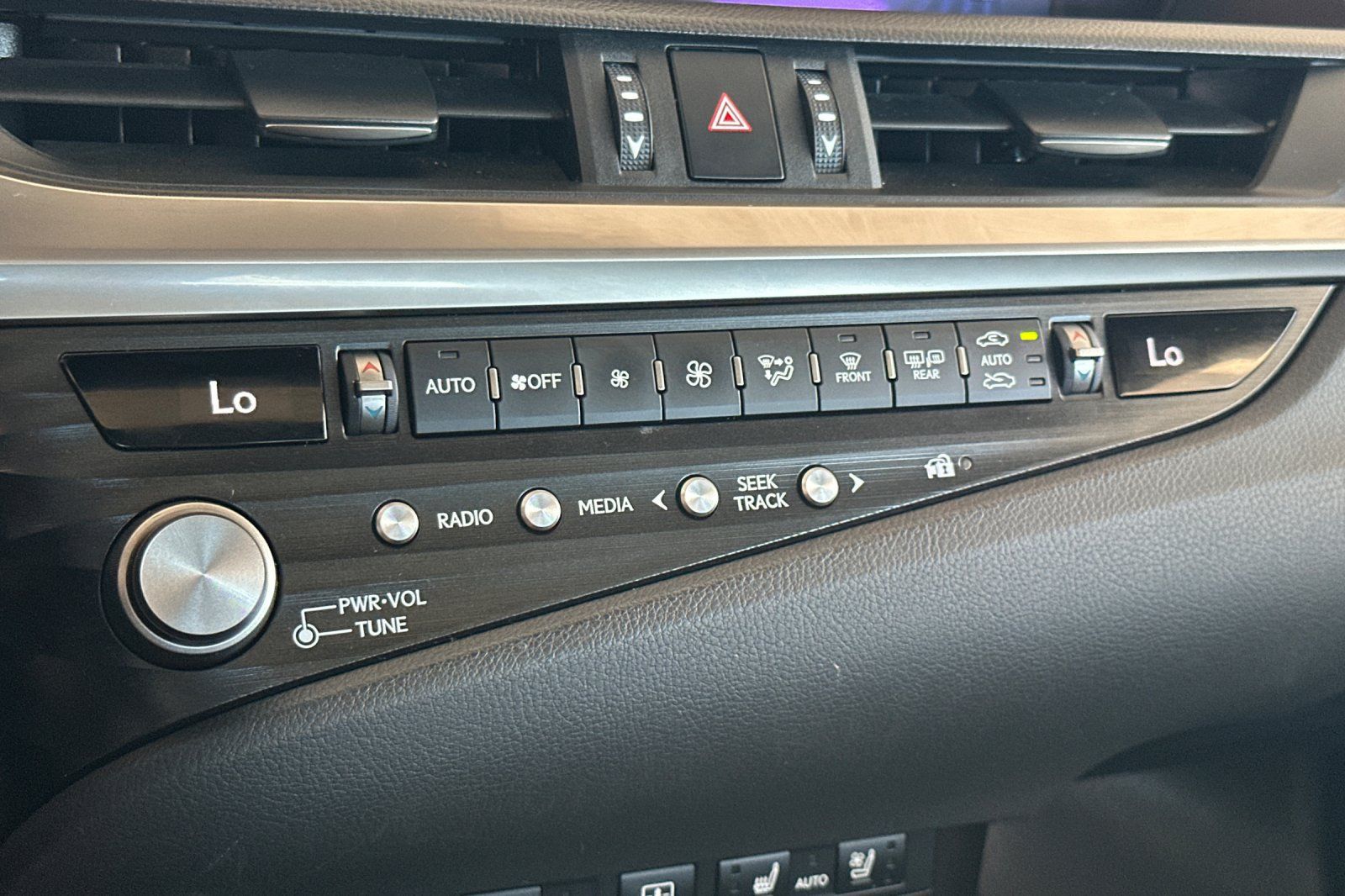 Used 2021 Lexus ES 300h w/ Accessory Package FWD image 17