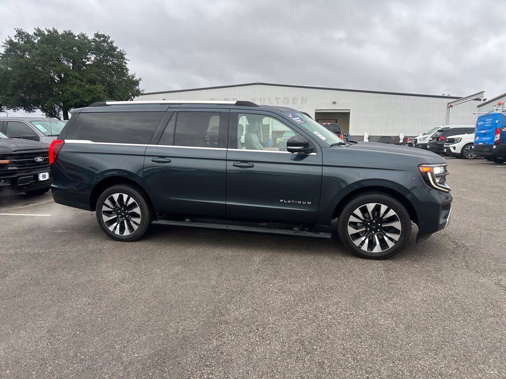 Used 2025 Ford Expedition Max Platinum w/ Driver's Package AWD/4WD image 4