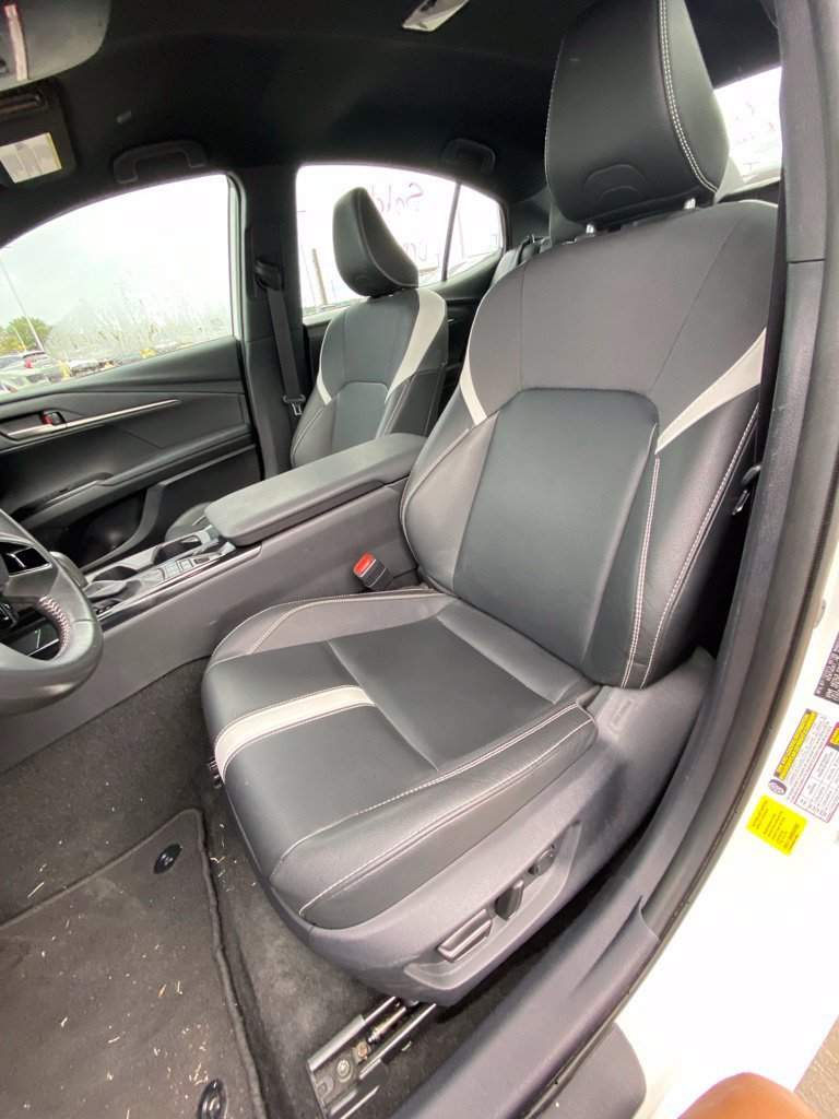 Used 2025 Toyota Camry SE FWD image 10