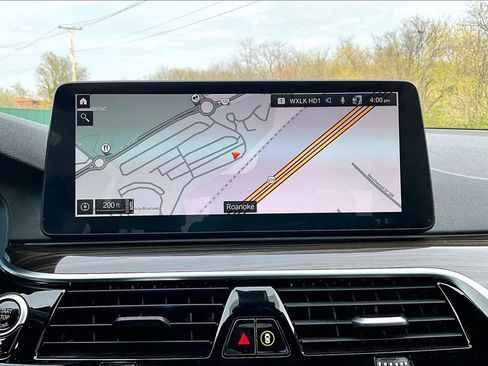 Used 2021 BMW 530i xDrive w/ Premium Package image 15