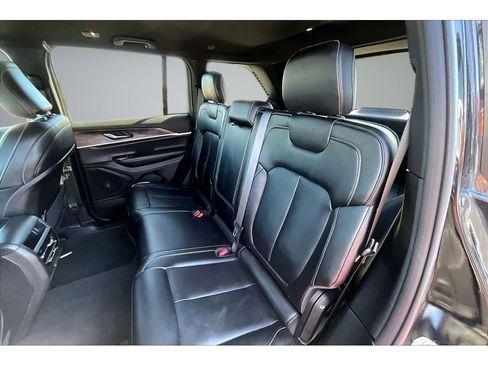 Used 2024 Jeep Grand Cherokee Limited AWD/4WD image 23
