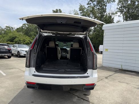 Used 2024 Cadillac Escalade Sport w/ Touring Package RWD image 24