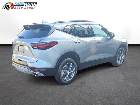 Used 2024 Chevrolet Blazer LT w/ Convenience Package FWD image 6
