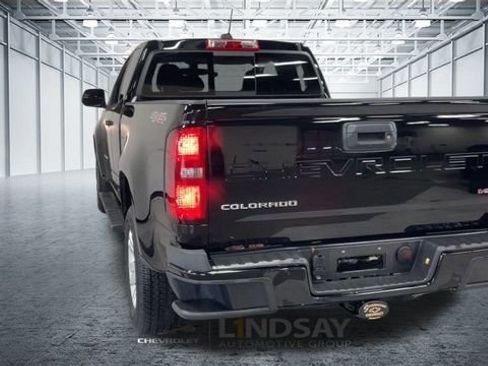 Used 2022 Chevrolet Colorado LT w/ LT Convenience Package image 8