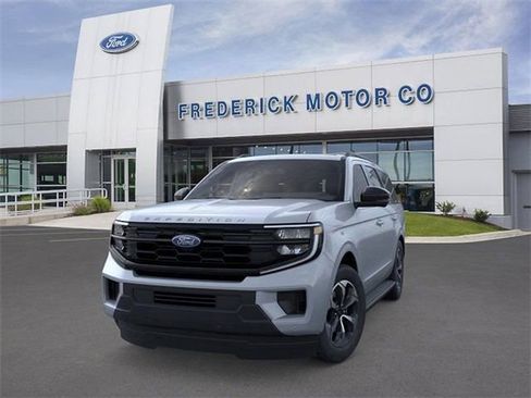 New 2026 Ford Expedition Active image 2