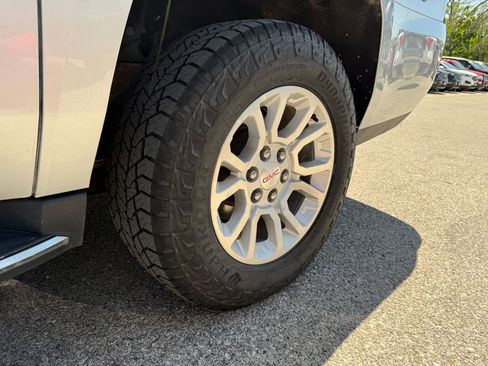 Used 2019 GMC Yukon XL SLT w/ Open Road Package AWD/4WD image 15