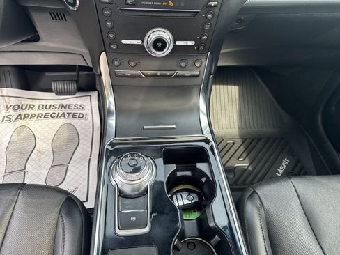 Used 2019 Ford Edge Titanium w/ Equipment Group 301A AWD/4WD image 18
