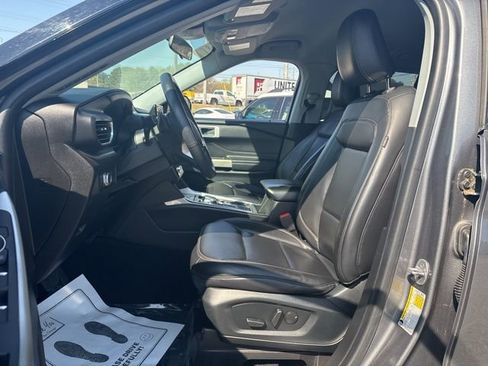 Certified 2021 Ford Explorer XLT w/ Equipment Group 202A image 12