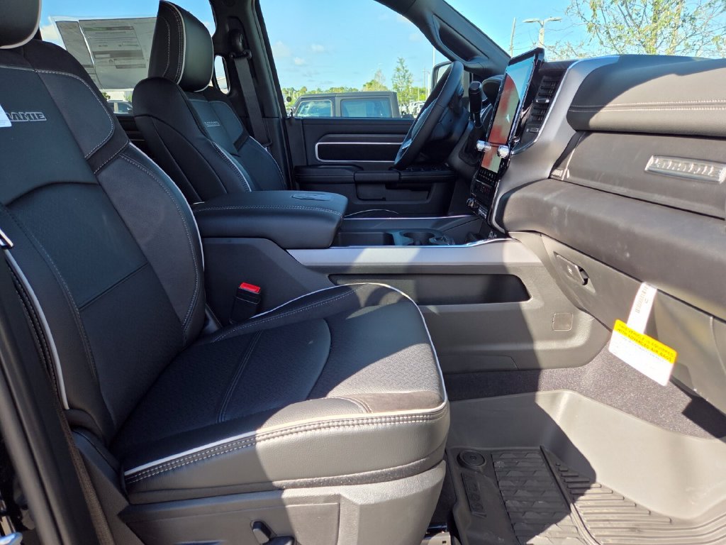 New 2027 RAM 3500 Laramie AWD/4WD image 15