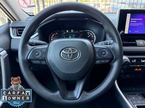 Used 2025 Toyota RAV4 XLE FWD image 11