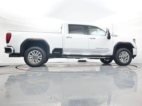Used 2021 GMC Sierra 2500 Denali w/ Denali Ultimate Package image 32