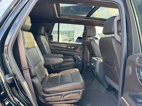 Used 2021 GMC Yukon Denali w/ Denali Premium Package image 24