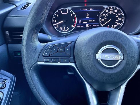 Used 2024 Nissan Sentra SV FWD image 23