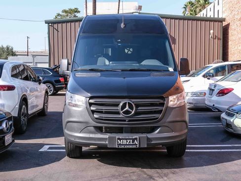 Used 2024 Mercedes-Benz Sprinter 2500 image 2