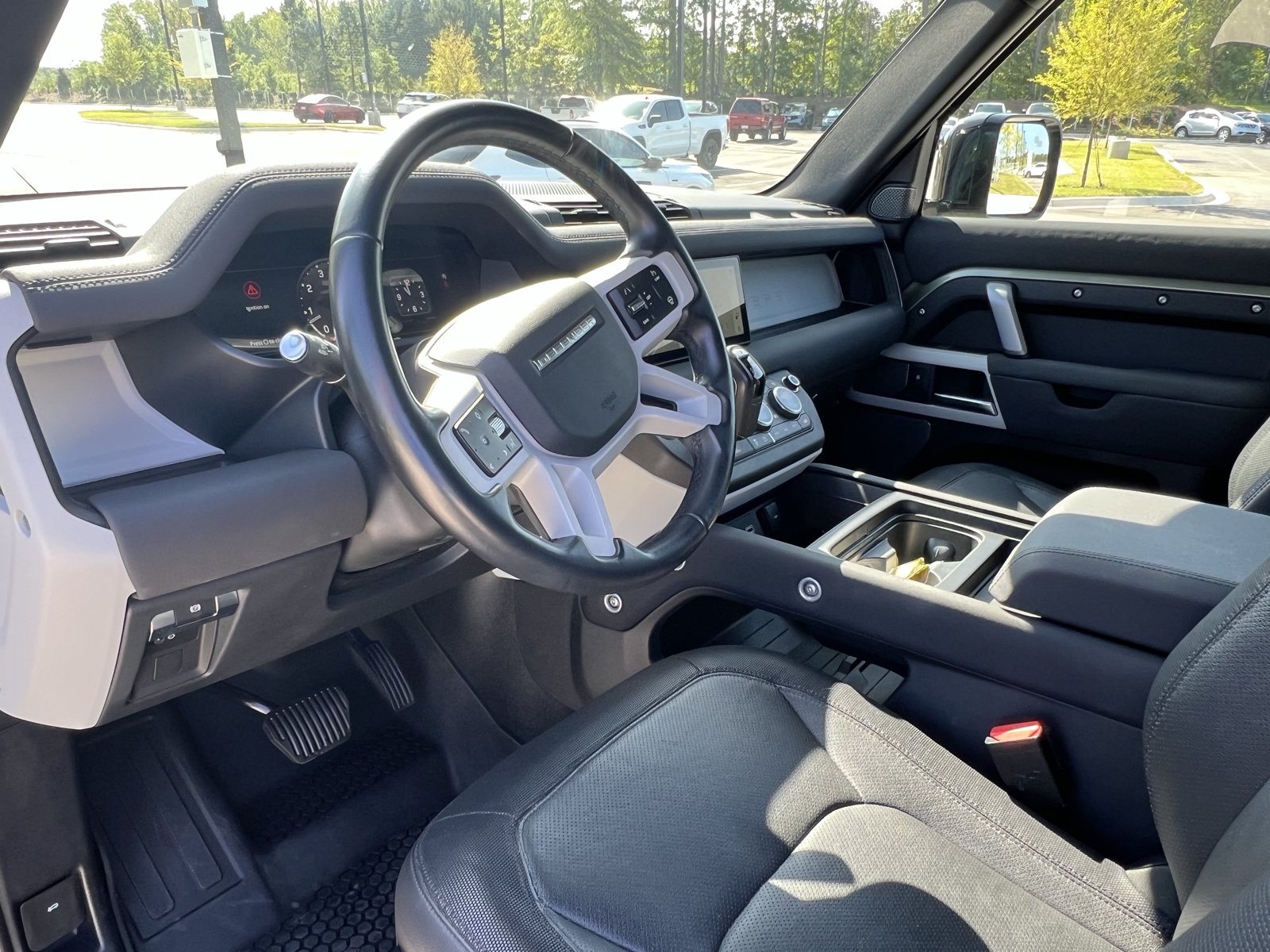 Used 2023 Land Rover Defender 90 X-Dynamic SE AWD/4WD image 16