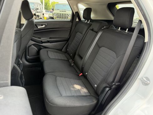 Used 2020 Ford Edge SE FWD image 31