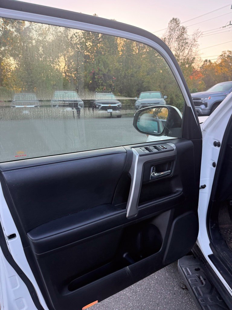Used 2018 Toyota 4Runner SR5 Premium AWD/4WD image 9